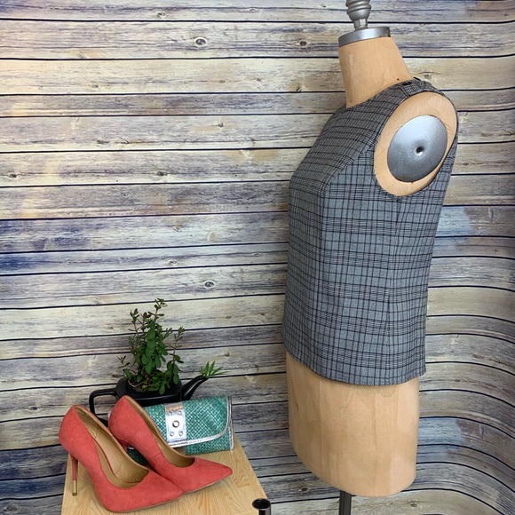 White House Black Market Sleeveless Top - Picture 3 of 7